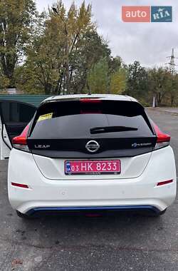 Хэтчбек Nissan Leaf 2020 в 
