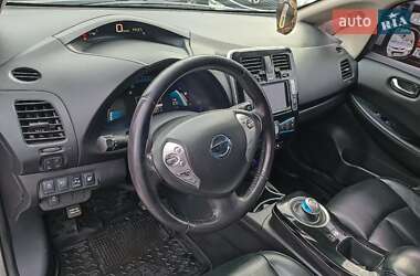 Хэтчбек Nissan Leaf 2016 в 