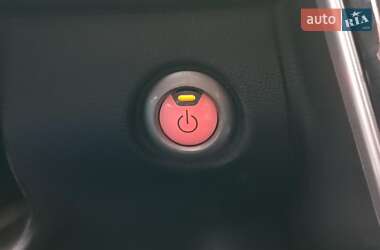 Хэтчбек Nissan Leaf 2016 в 