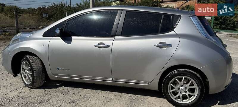 Хэтчбек Nissan Leaf 2013 в Каменец-Подольском фото 4 Хэтчбек Nissan Leaf 2013 в Каменец-Подольском