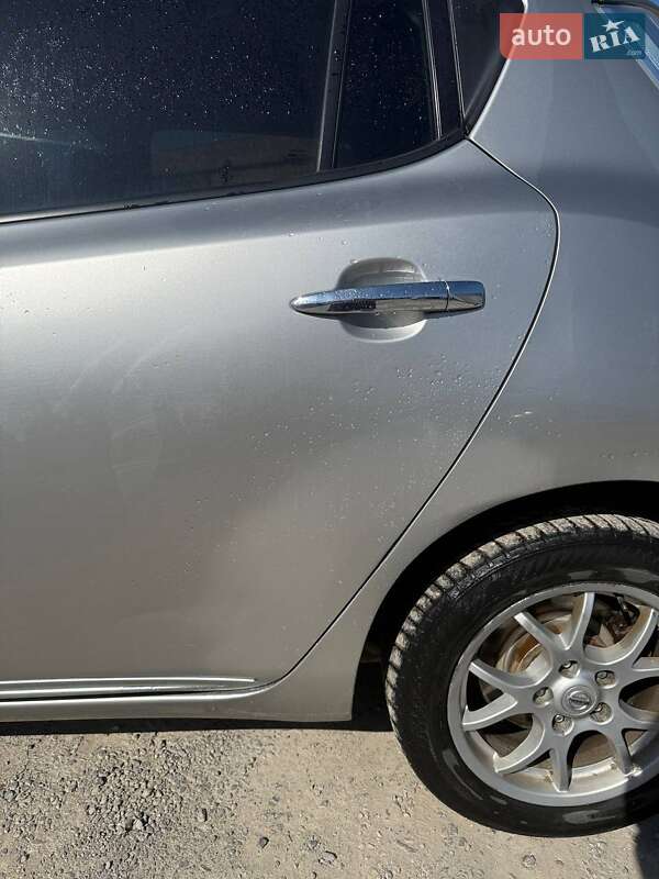 Хэтчбек Nissan Leaf 2013 в Каменец-Подольском фото 5 Хэтчбек Nissan Leaf 2013 в Каменец-Подольском