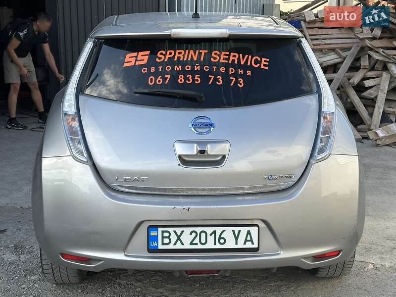 Хэтчбек Nissan Leaf 2013 в Каменец-Подольском фото 3 Хэтчбек Nissan Leaf 2013 в Каменец-Подольском