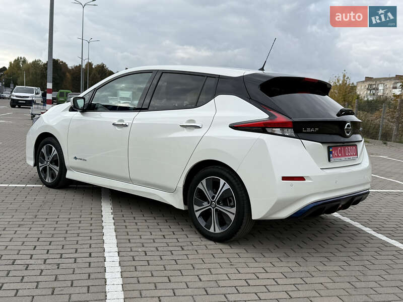 Хетчбек Nissan Leaf 2020 в Дубні