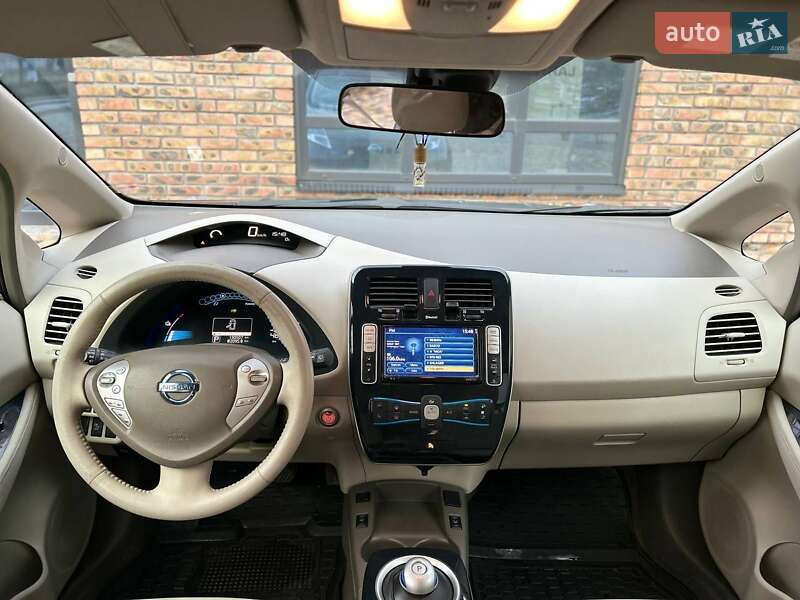 Хэтчбек Nissan Leaf 2012 в Кременчуге