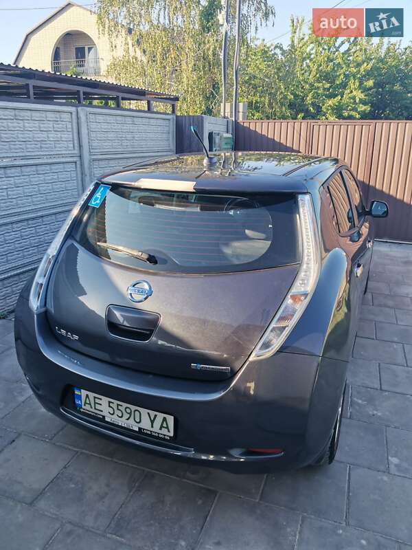 Хэтчбек Nissan Leaf 2013 в Днепре