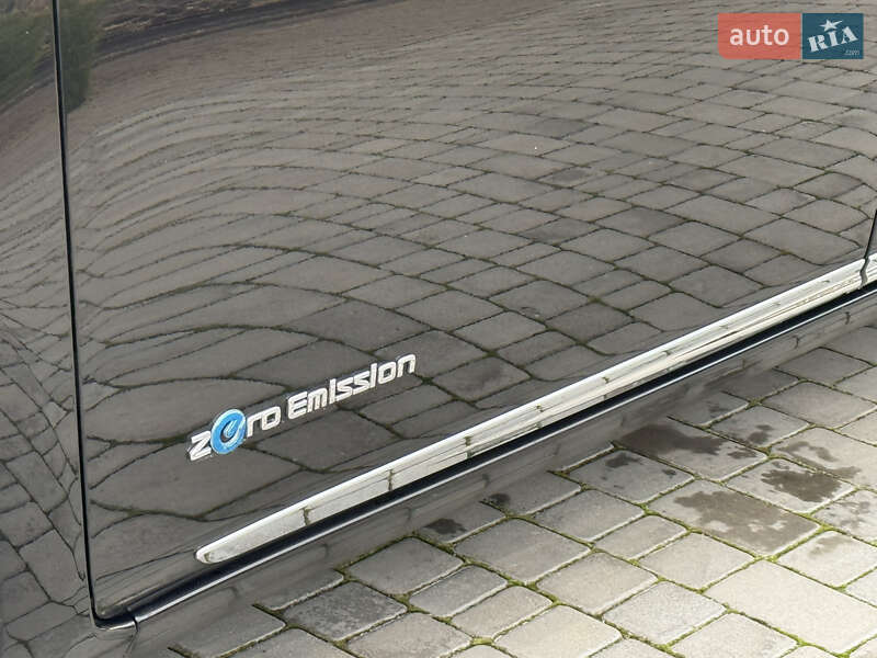 Хэтчбек Nissan Leaf 2014 в Ровно