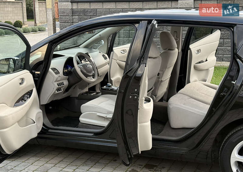 Хэтчбек Nissan Leaf 2014 в Ровно
