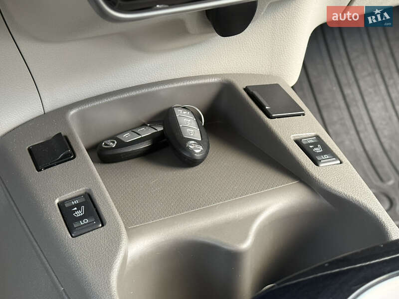 Хэтчбек Nissan Leaf 2014 в Ровно