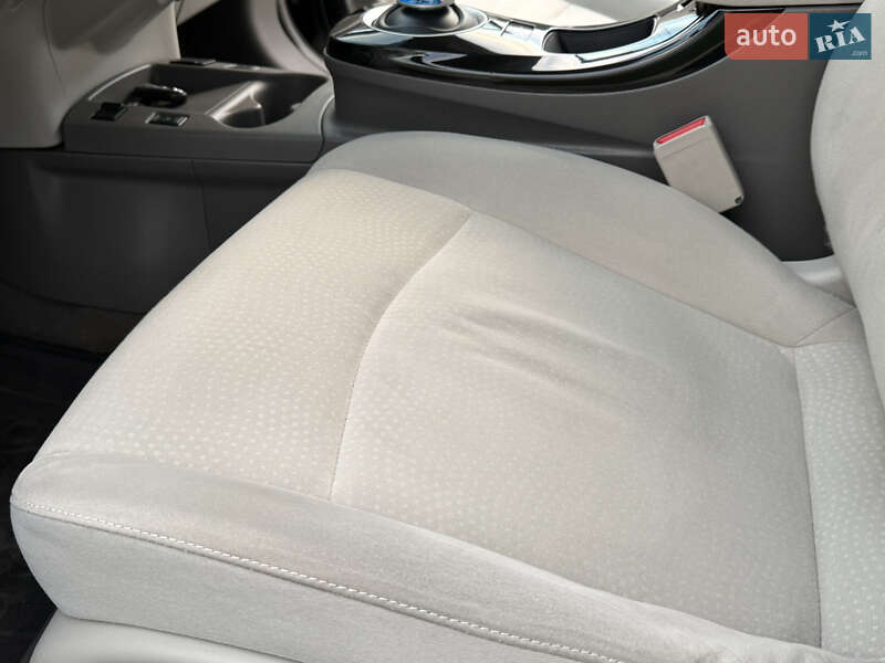 Хэтчбек Nissan Leaf 2014 в Ровно