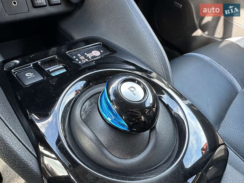 Хэтчбек Nissan Leaf 2018 в Хмельницком
