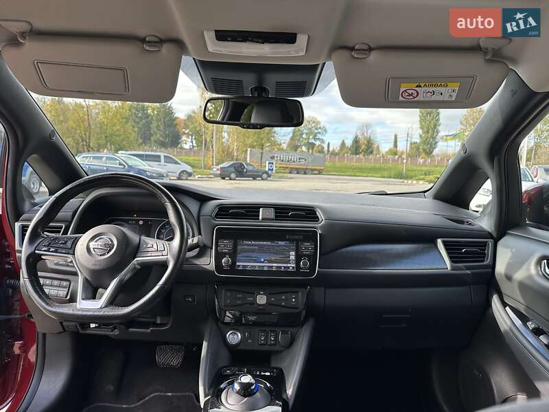 Хэтчбек Nissan Leaf 2018 в Хмельницком