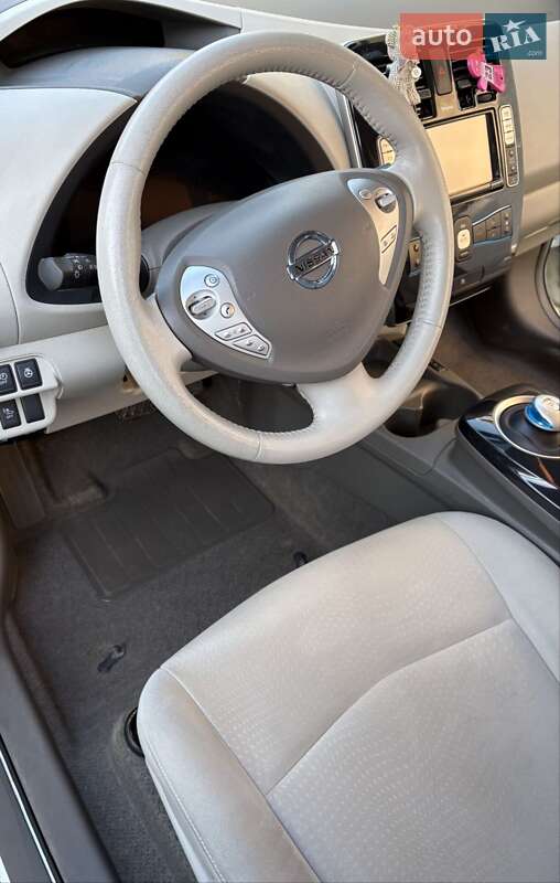 Хэтчбек Nissan Leaf 2012 в Коломые