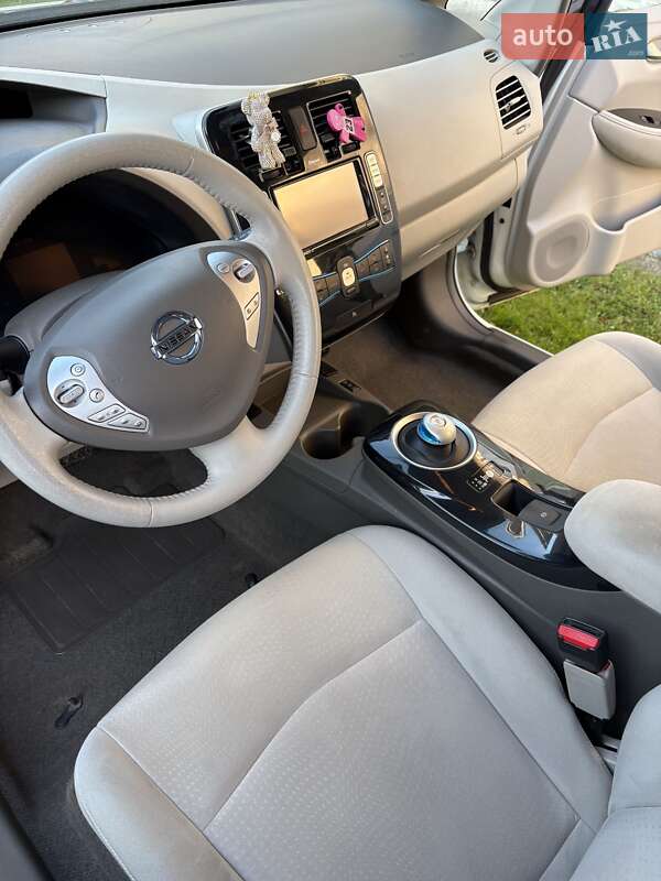 Хэтчбек Nissan Leaf 2012 в Коломые