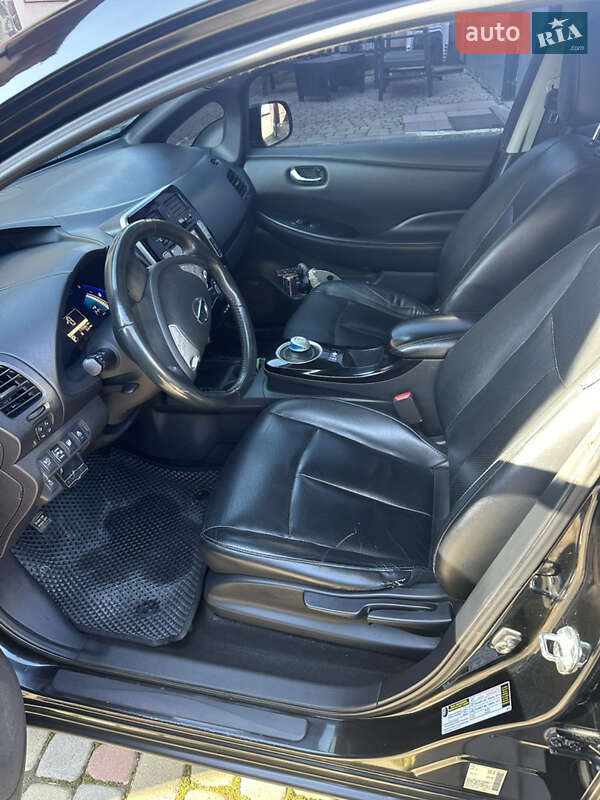 Хэтчбек Nissan Leaf 2013 в Самборе