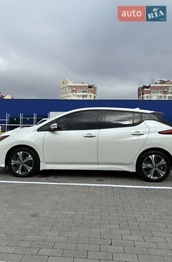 Хэтчбек Nissan Leaf 2021 в Умани