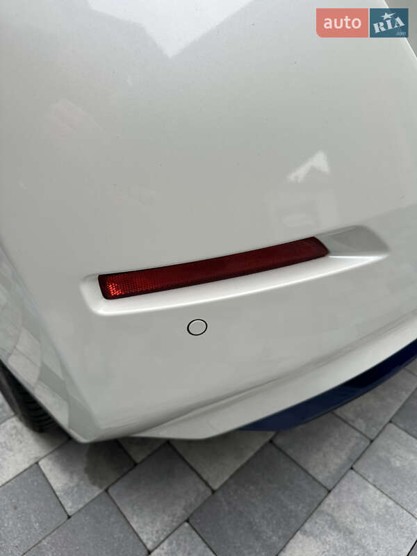 Хэтчбек Nissan Leaf 2019 в Хусте