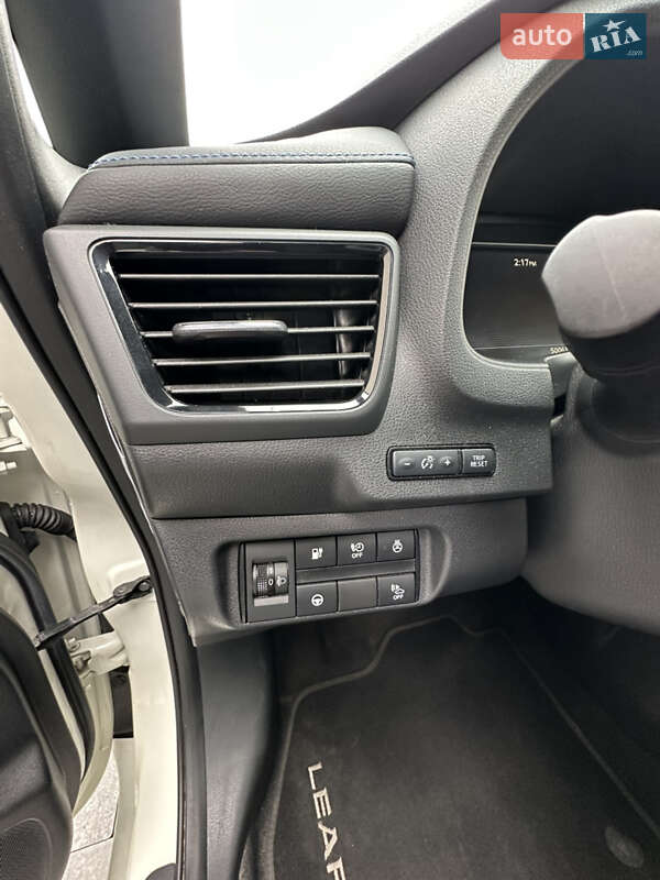 Хэтчбек Nissan Leaf 2019 в Хусте