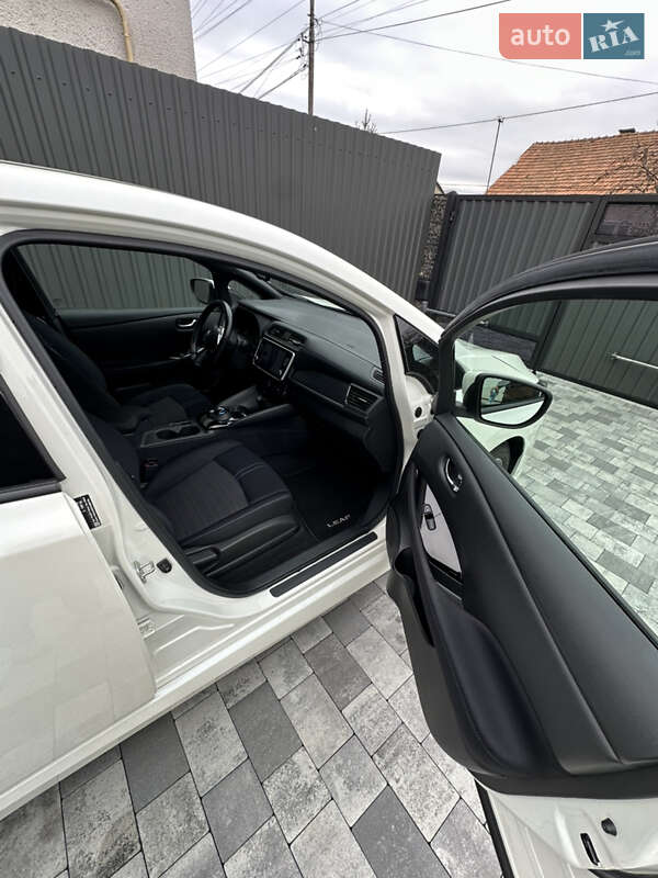 Хэтчбек Nissan Leaf 2019 в Хусте