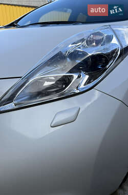 Хэтчбек Nissan Leaf 2013 в 