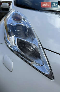 Хэтчбек Nissan Leaf 2013 в 
