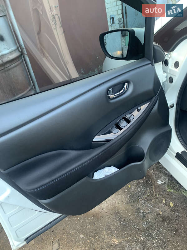 Хетчбек Nissan Leaf 2018 в Львові