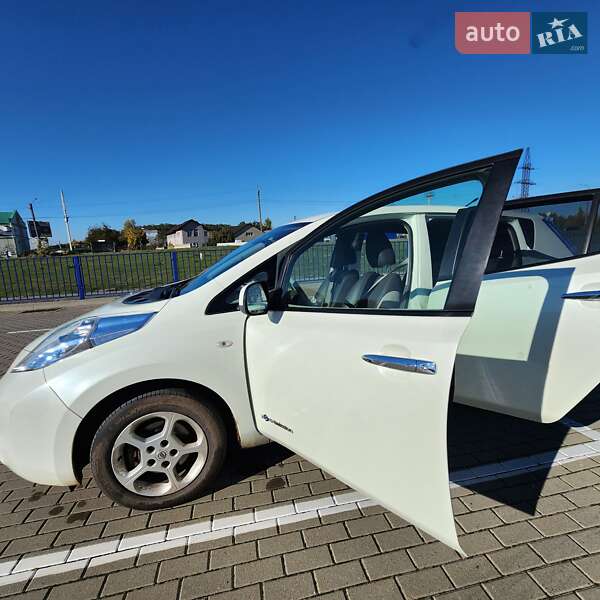 Хетчбек Nissan Leaf 2012 в Нововолинську фото 10 Хетчбек Nissan Leaf 2012 в Нововолинську