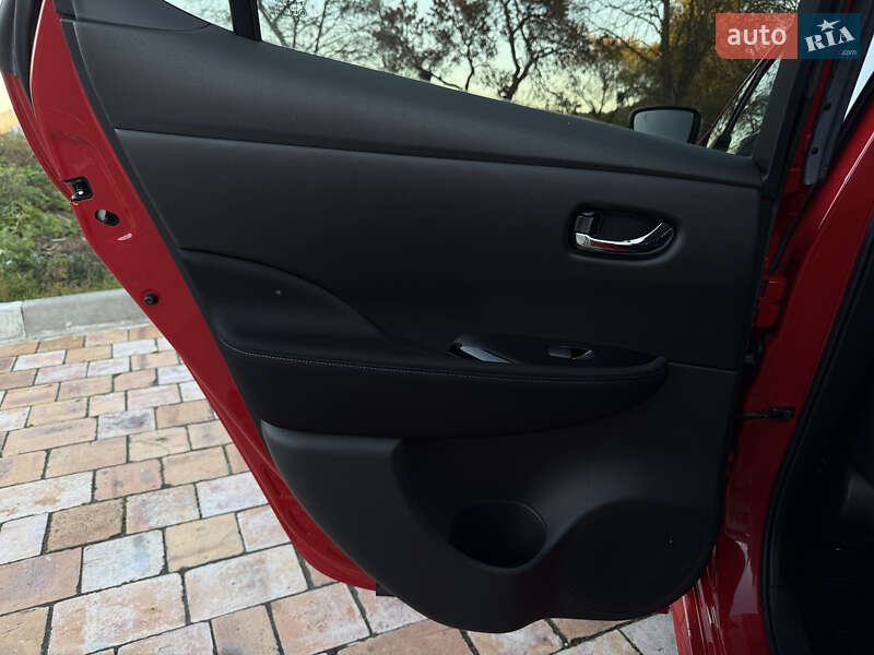 Хэтчбек Nissan Leaf 2020 в Тернополе фото 24 Хэтчбек Nissan Leaf 2020 в Тернополе