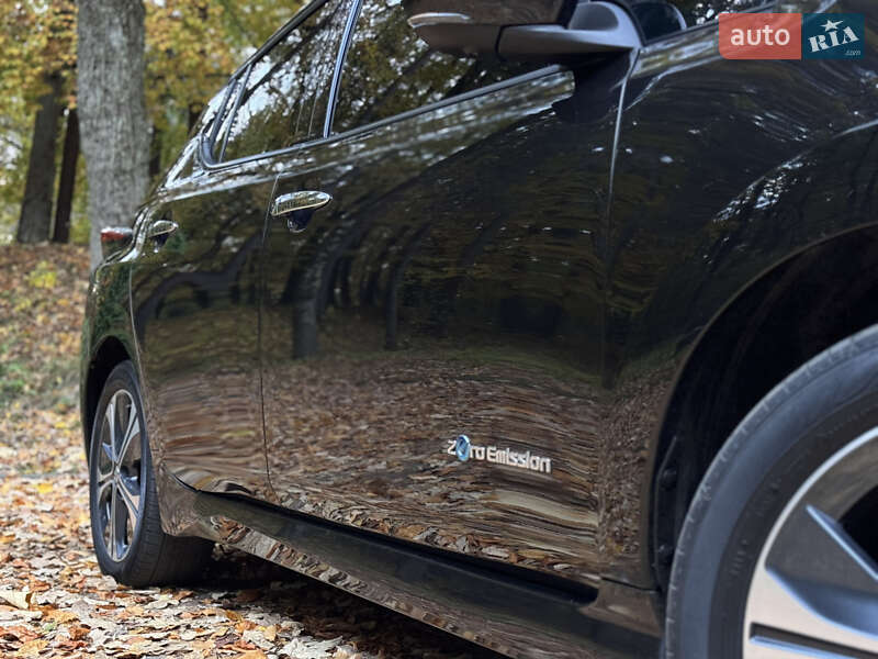 Хэтчбек Nissan Leaf 2018 в Дрогобыче