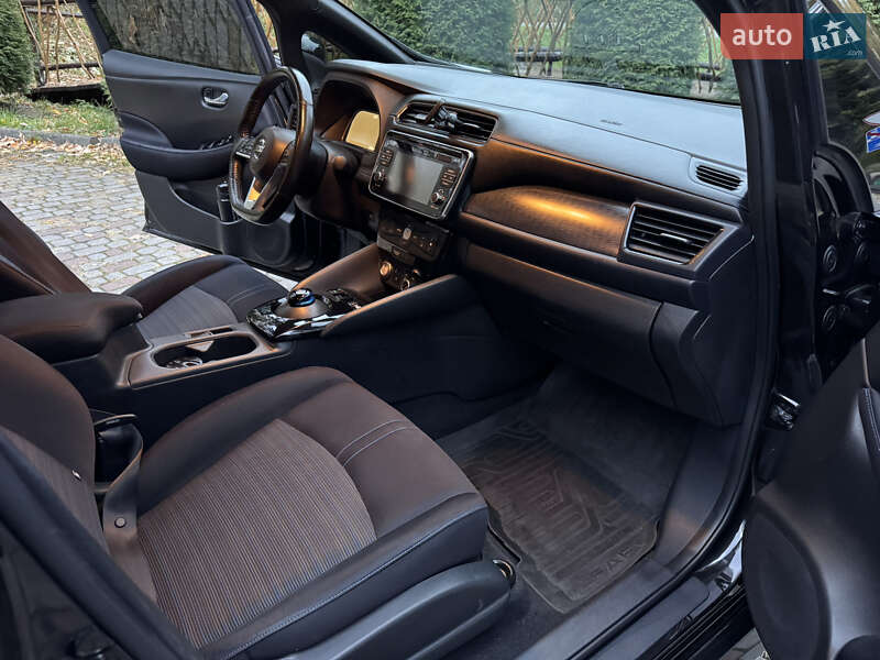 Хэтчбек Nissan Leaf 2018 в Дрогобыче