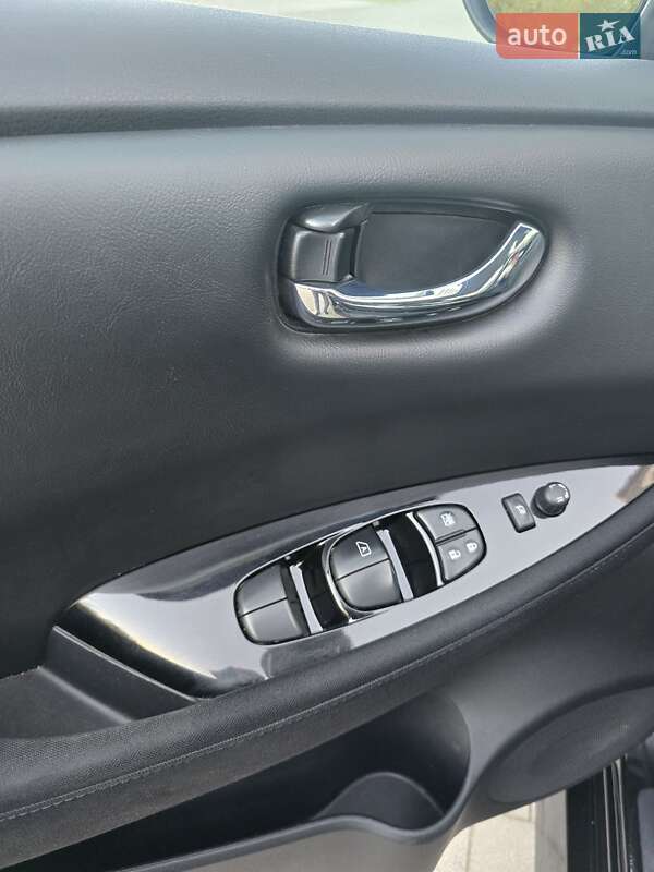 Хэтчбек Nissan Leaf 2018 в Трускавце