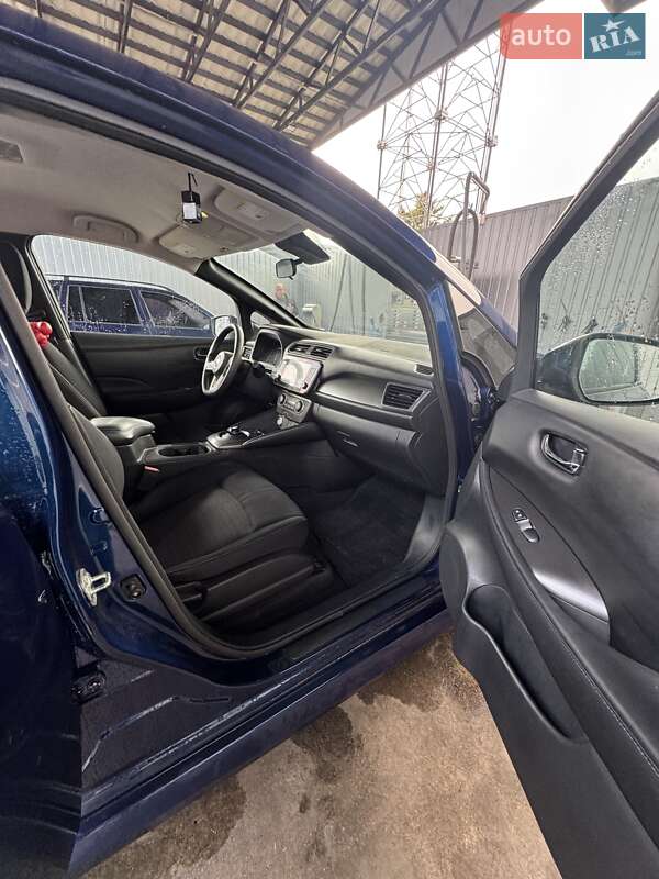 Хэтчбек Nissan Leaf 2020 в Киеве