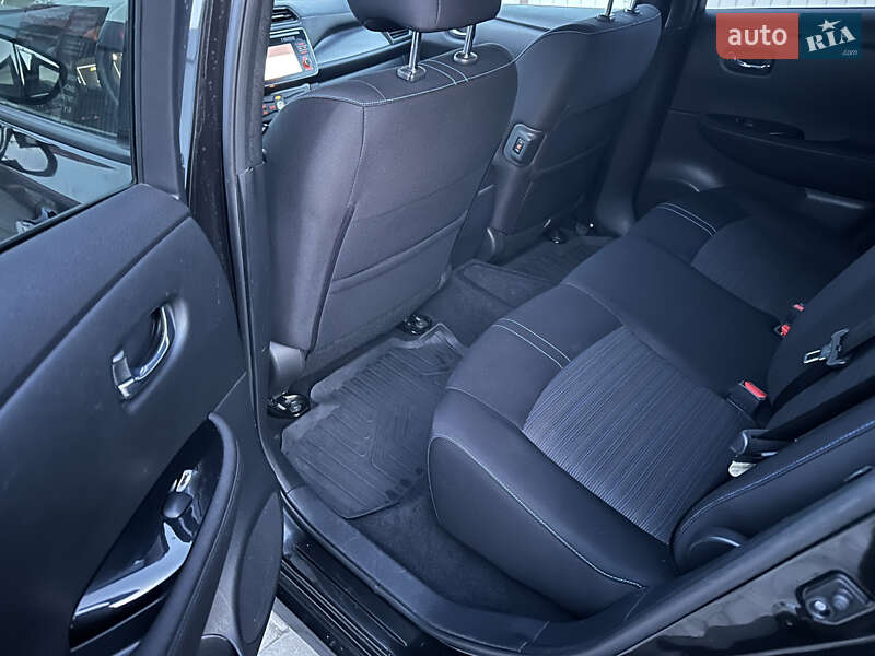 Хэтчбек Nissan Leaf 2018 в Сокале