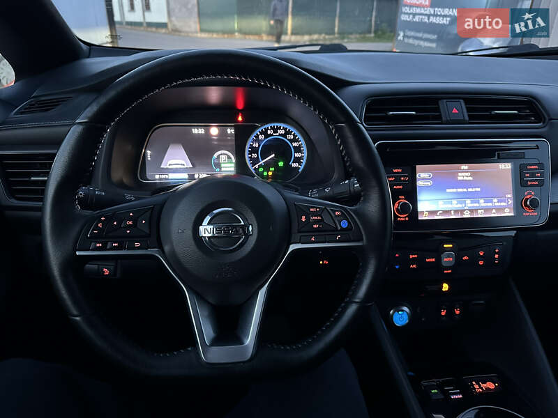 Хэтчбек Nissan Leaf 2018 в Сокале