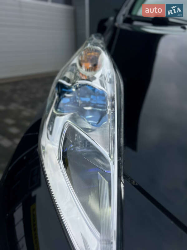 Хэтчбек Nissan Leaf 2015 в Луцке