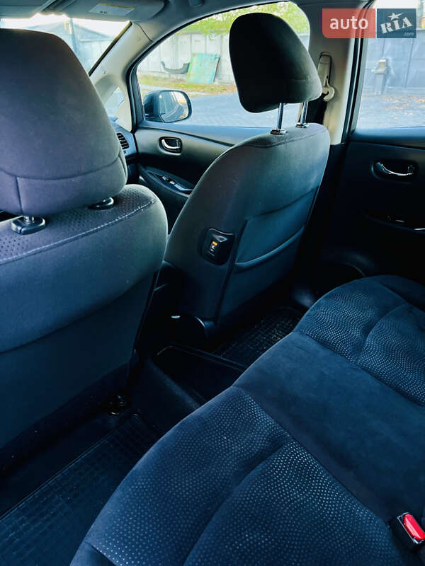 Хэтчбек Nissan Leaf 2015 в Луцке