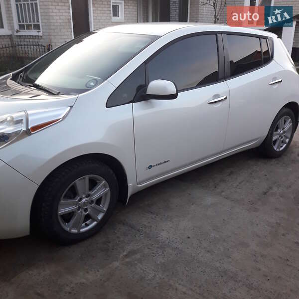 Хетчбек Nissan Leaf 2013 в Нововолинську фото 5 Хетчбек Nissan Leaf 2013 в Нововолинську