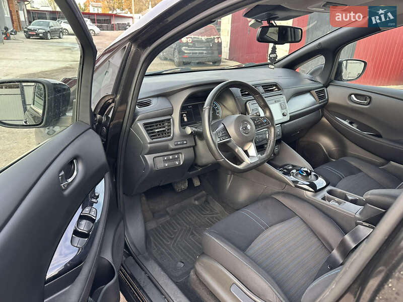 Хэтчбек Nissan Leaf 2018 в Сокале