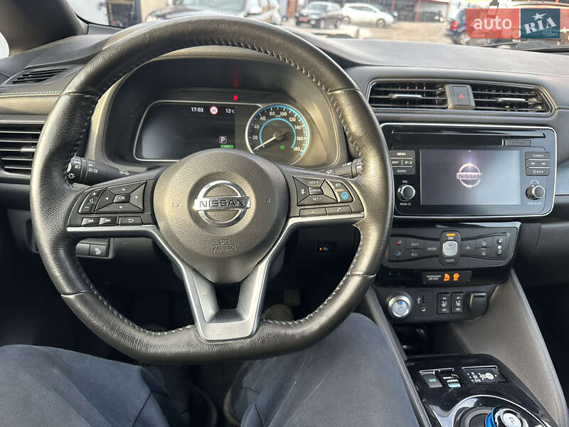 Хэтчбек Nissan Leaf 2018 в Сокале