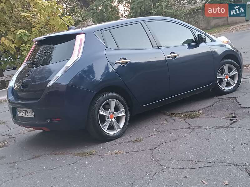 Хэтчбек Nissan Leaf 2017 в Одессе
