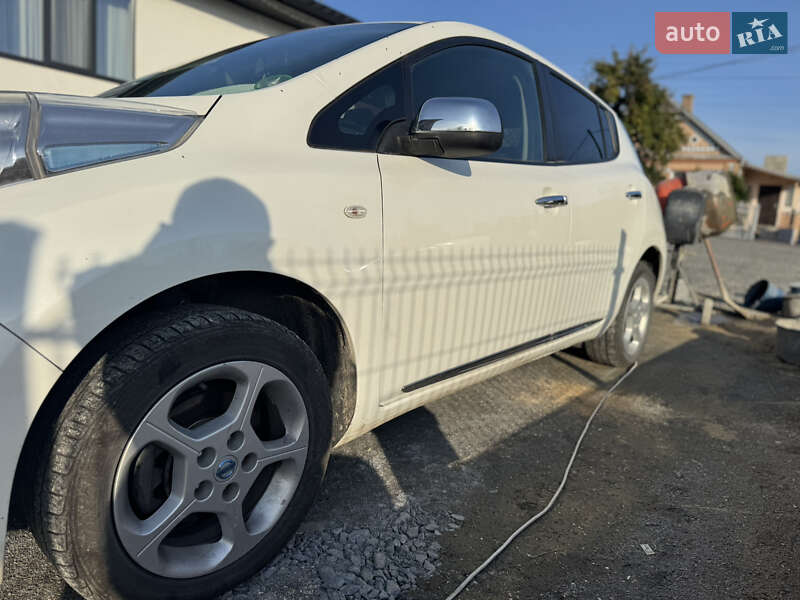 Хэтчбек Nissan Leaf 2013 в Ровно фото 3 Хэтчбек Nissan Leaf 2013 в Ровно