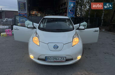 Хэтчбек Nissan Leaf 2016 в 