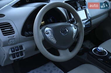 Хэтчбек Nissan Leaf 2011 в 