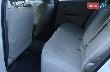 Хэтчбек Nissan Leaf 2011 в 