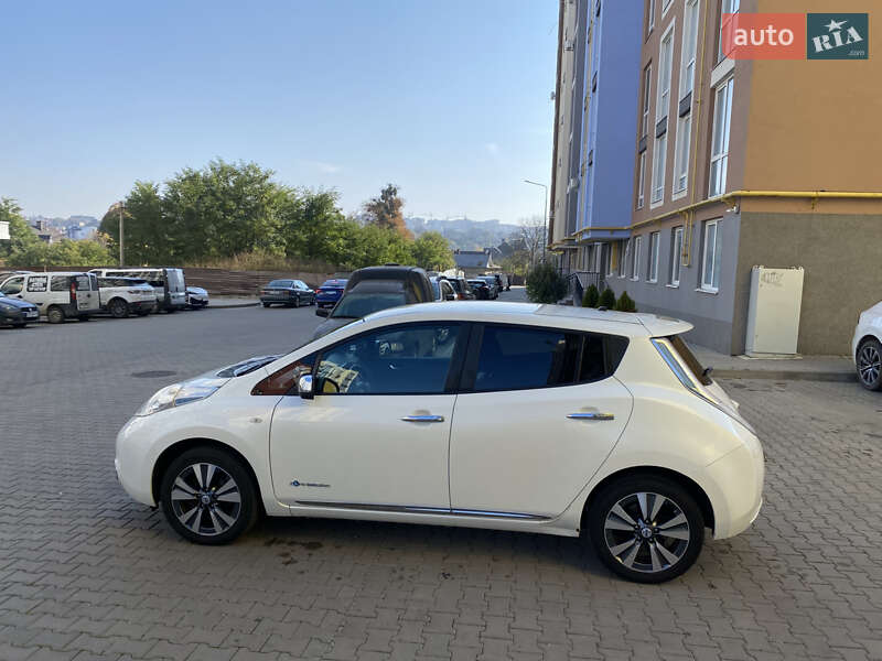 Хэтчбек Nissan Leaf 2014 в Черновцах
