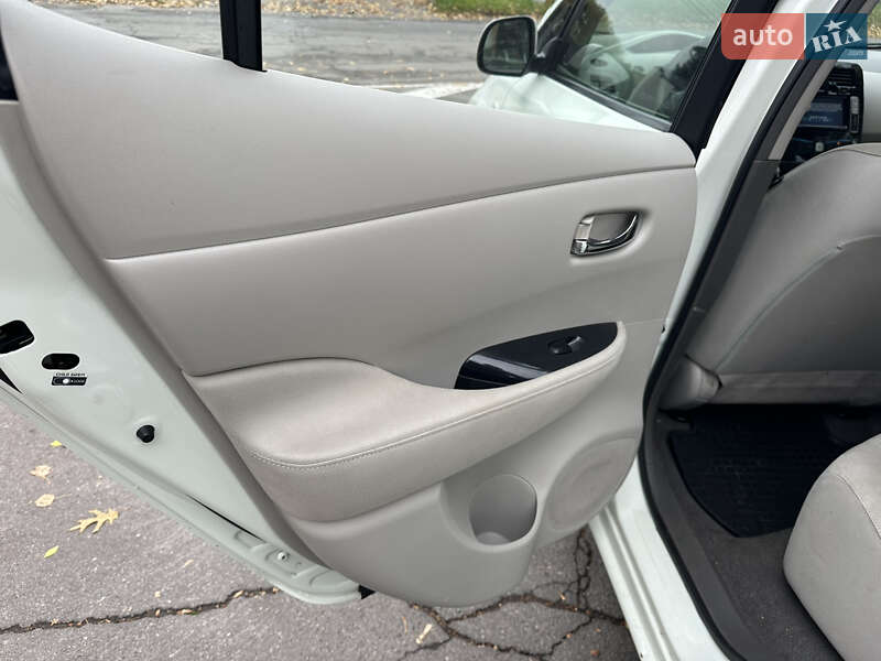 Хетчбек Nissan Leaf 2012 в Вінниці