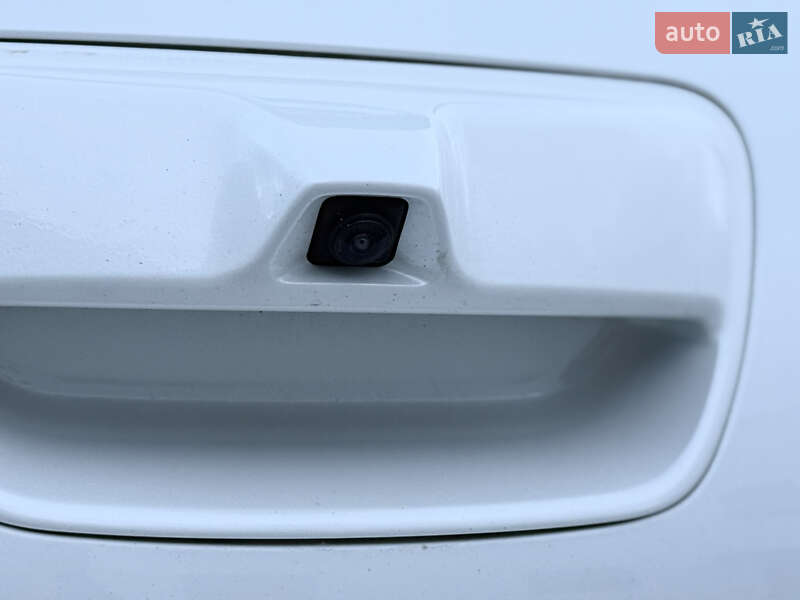 Хэтчбек Nissan Leaf 2014 в Луцке