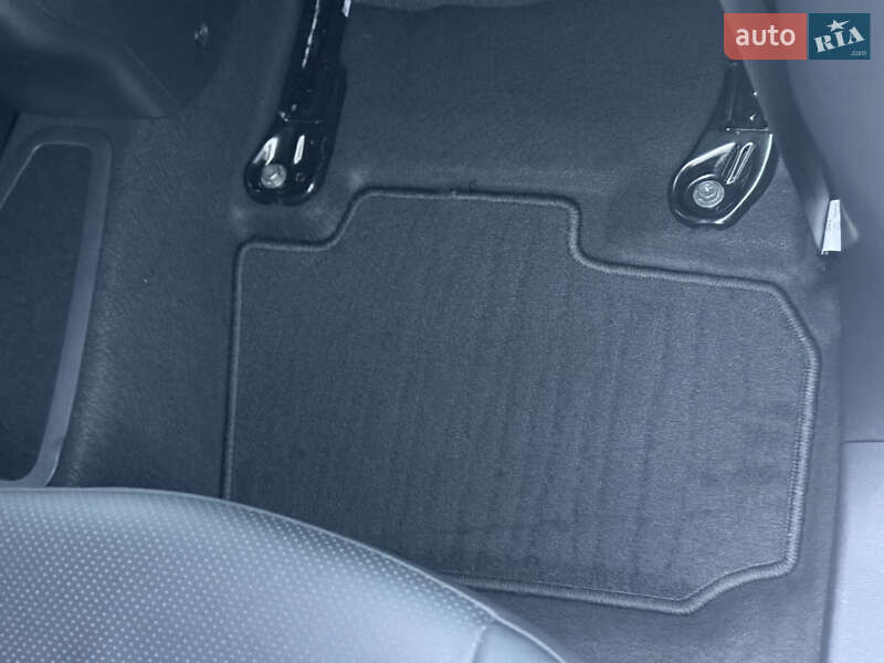 Хэтчбек Nissan Leaf 2014 в Луцке