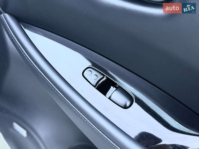 Хэтчбек Nissan Leaf 2014 в Луцке