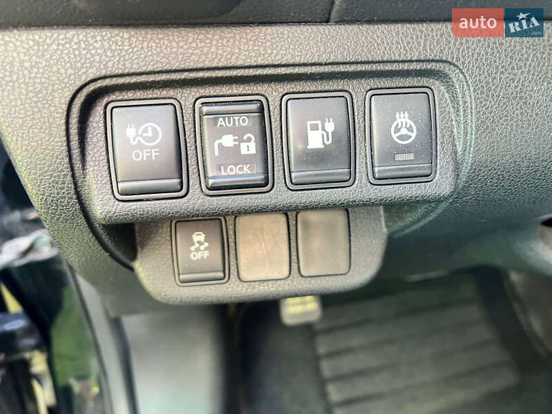 Хетчбек Nissan Leaf 2013 в Чернігові