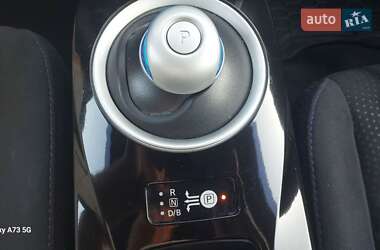 Хэтчбек Nissan Leaf 2016 в 